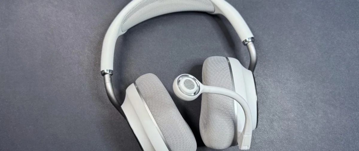 Gaming Headsets vs. Audiophile Headphones: What Matters for Play